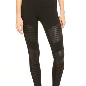 Alo Yoga Moro Leggings